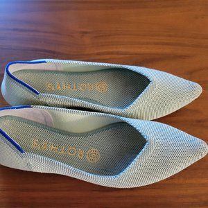 Rothys Pointed Toe Flat - Mint Color Size 6